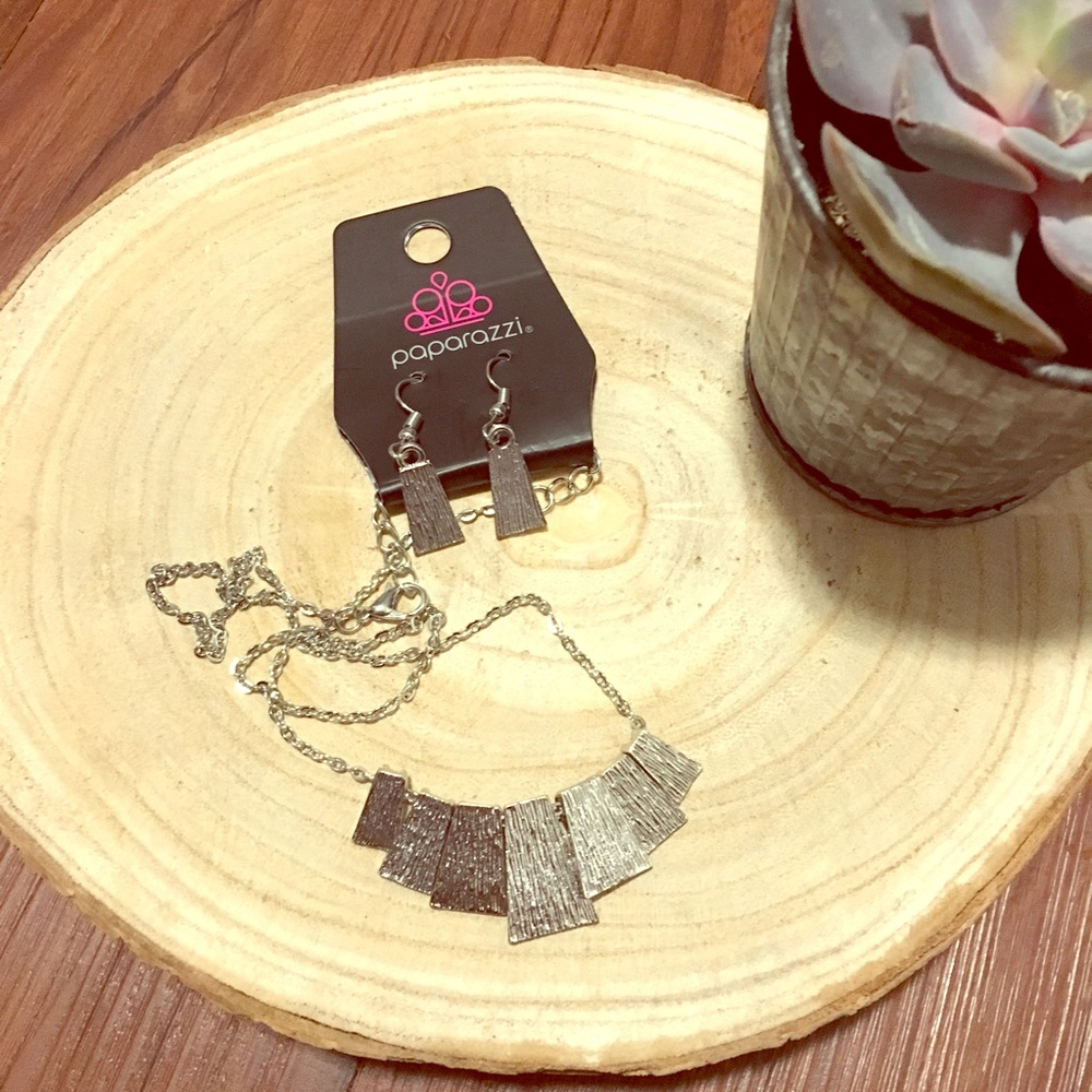 Textured Silver-Tone Necklace & Earrings Set
